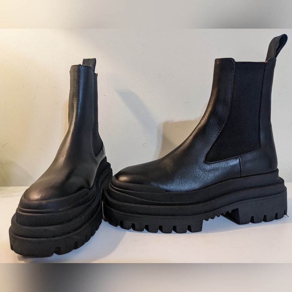 Black ZARA sole lug chunky leather boots size 37